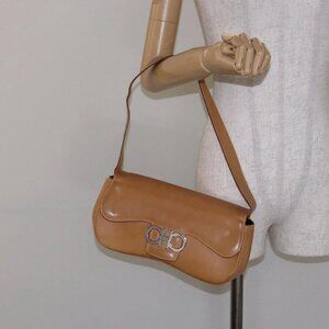 Salvatore Ferragamo Gancini Shoulder Bag Leather Beige Silver Auth 138875